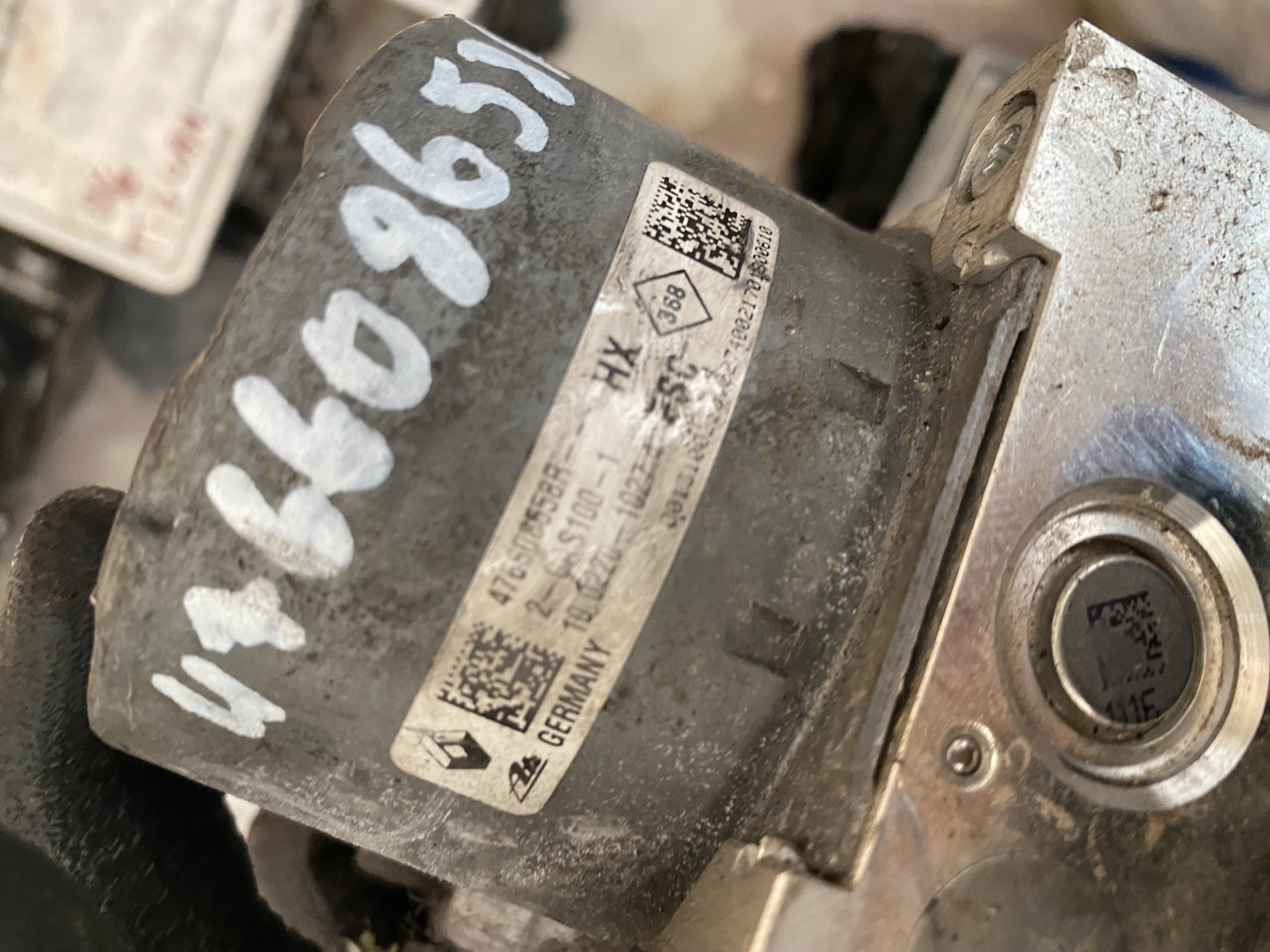 RENAULT ABS POMPA BEYNİ 476608658R 28.5157-5106.3 10.0915-1481.3 10.0625-3669.1 10.0220-1027.4